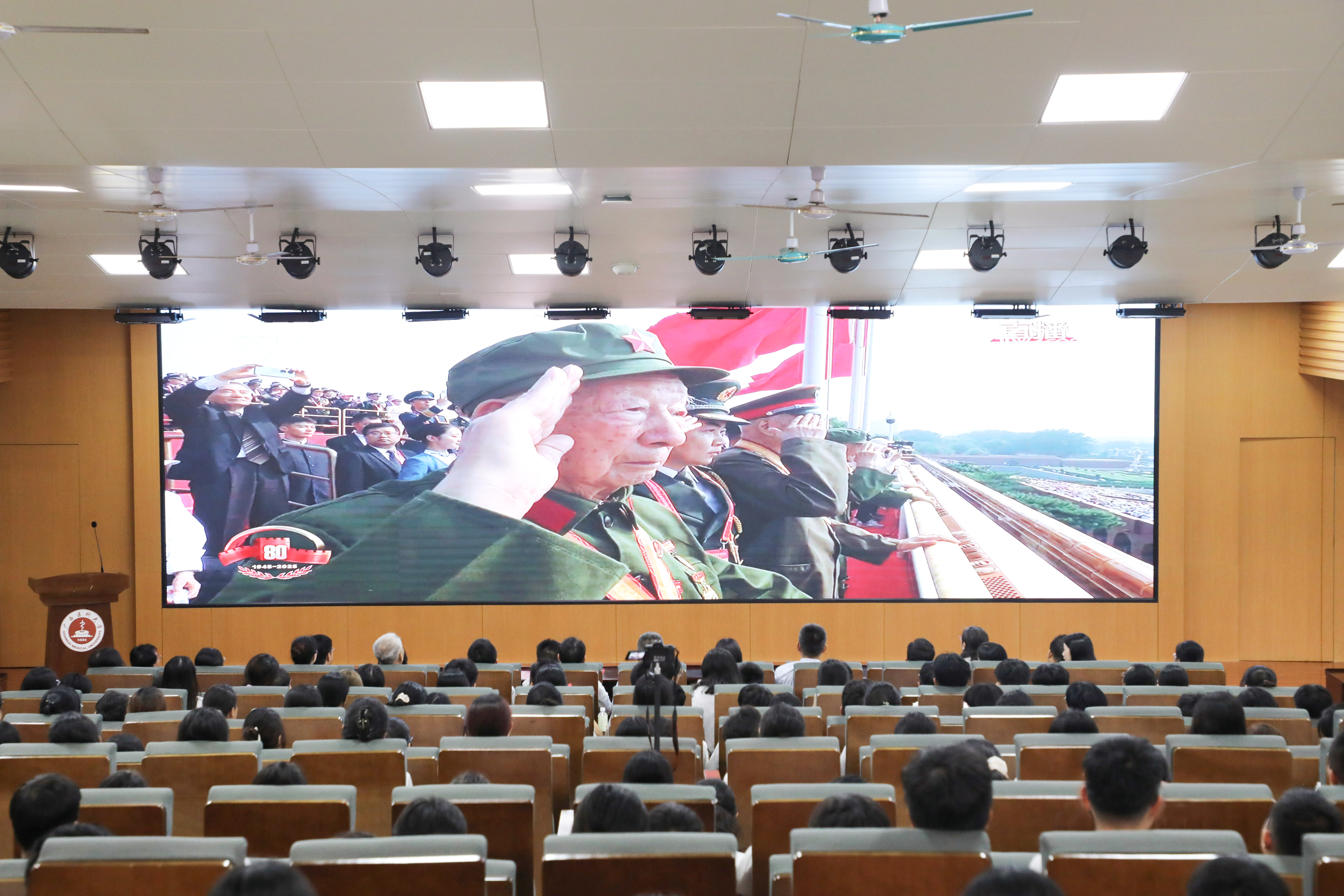 005A6692 拷贝.jpg 英国上市公司365